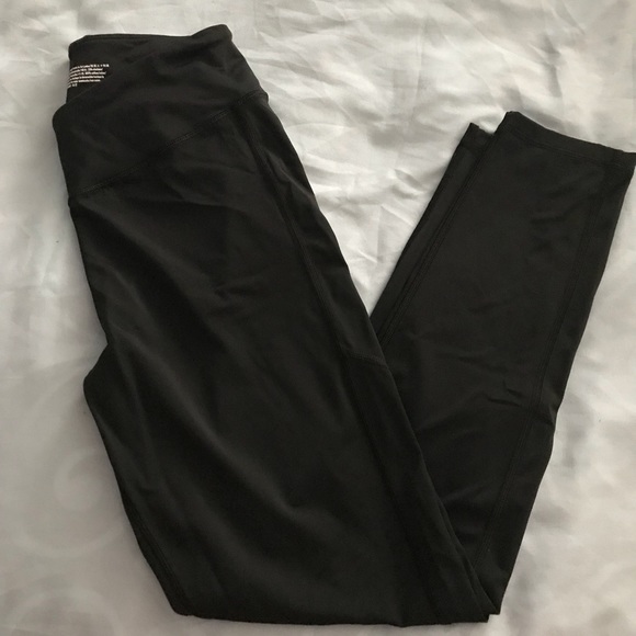 Victoria’s Secret sport leggings - Picture 3 of 4